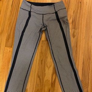 Lululemon Leggings, barely worn size 6